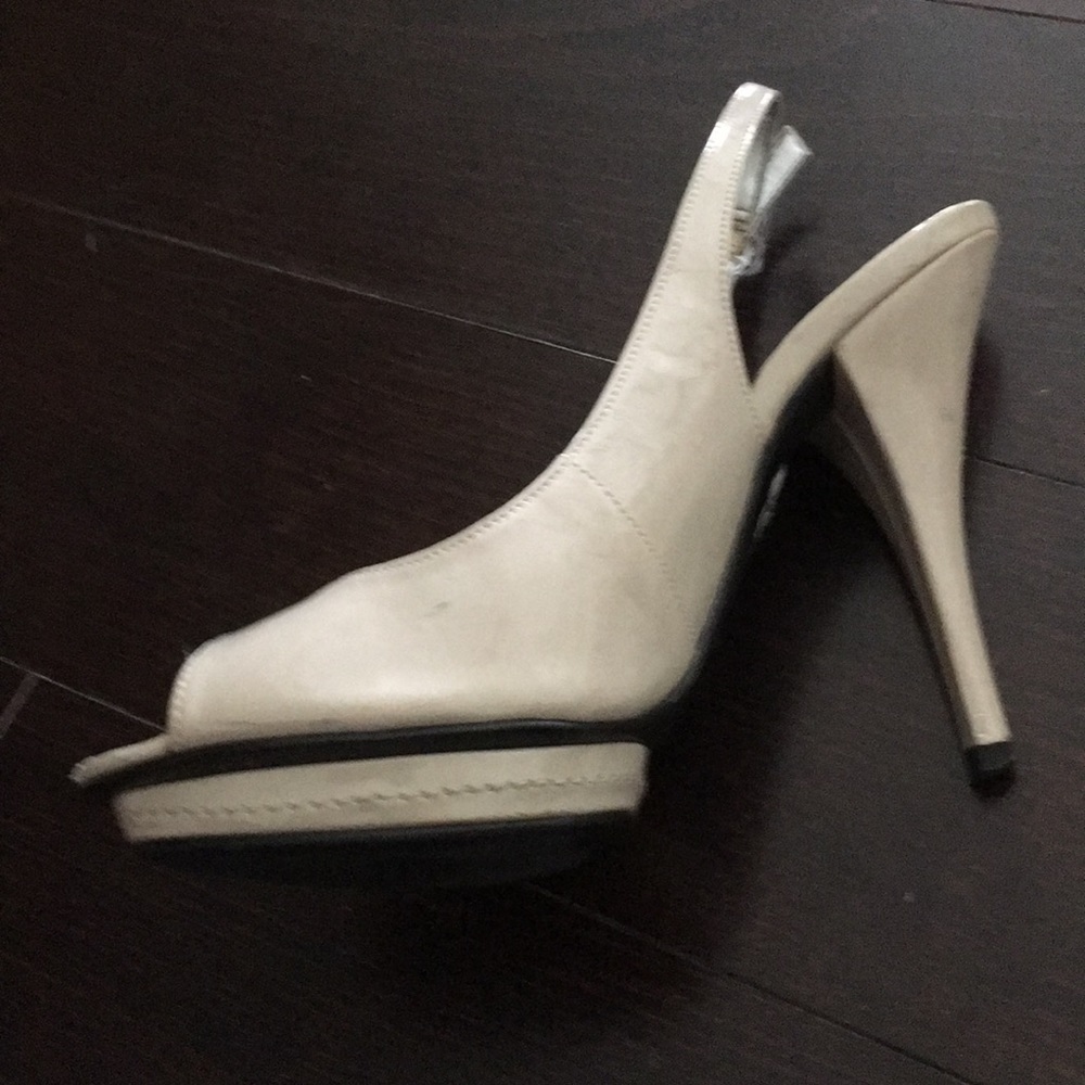 Used Guess Cream colour heels size 6 - Picture 3 of 3